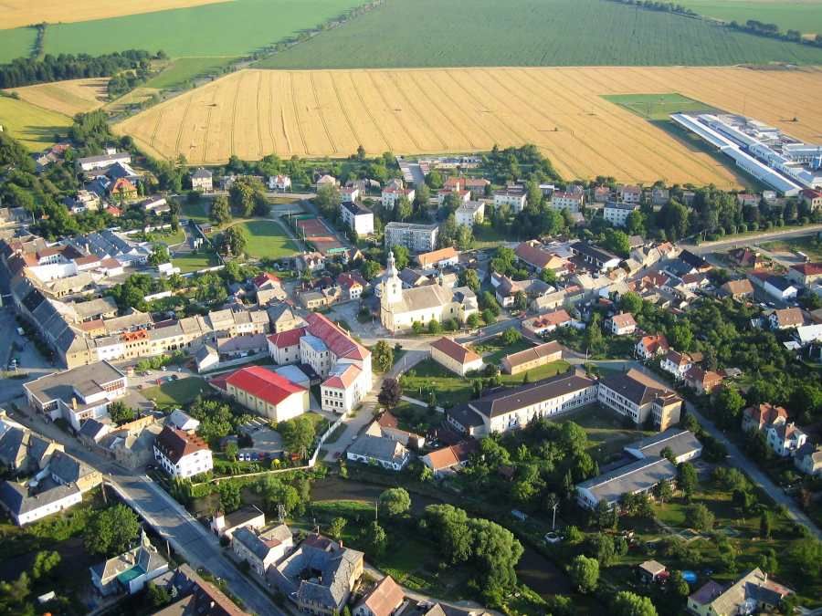 Loštice ožívá: nové odpočívadlo a toalety zlepšují veřejný prostor