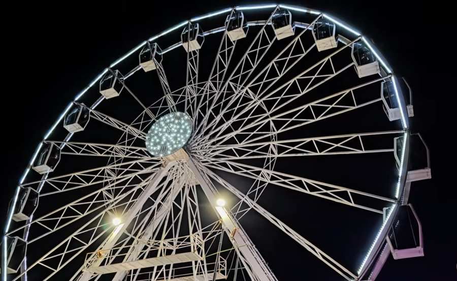 Vánoční trhy v Olomouci 2025: Kluziště a vyhlídkové kolo přinášejí nové zážitky