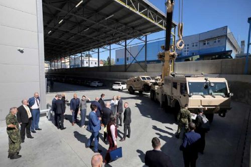 obrázek:Excalibur Army otevřela ve Šternberku halu na vojenskou techniku: Nová místa pro desítky lidí