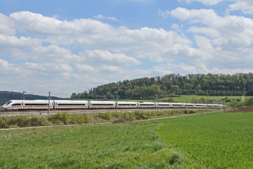 Foto: Spor o trasu vysokorychlostní tratě Moravská brána - tunel versus ekodukt