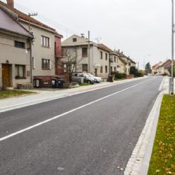 Rekonstrukce silnice v Kozlovicích dokončena: Volají po zákazu těžkých kamionů