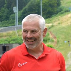 Komentátor Milan Antoš vážně zraněn při nehodě u Letňan