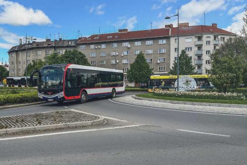 Foto: Olomouc: Jízdné MHD zdraží, SMS jízdenka na 27 Kč