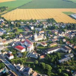Loštice ožívá: nové odpočívadlo a toalety zlepšují veřejný prostor