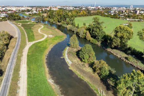 obrázek:Nová hráz za 170 milionů chrání Olomouc před čtyřsetletou vodou